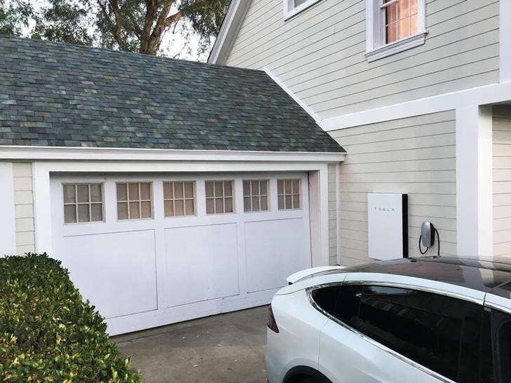 Tesla Powerwall battery and solar roof showcased for home energy independence - Global Banking & Finance Review