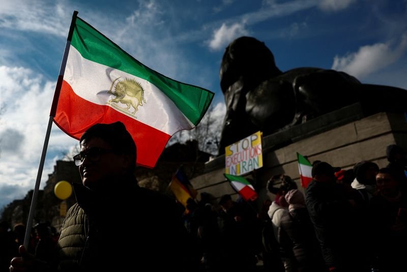 Iranian dissidents rally in Paris demanding government overthrow - Global Banking & Finance Review