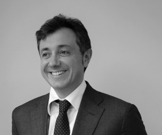 Francesco Scarnera discussing the impact of the Fourth Industrial Revolution on banking - Global Banking & Finance Review