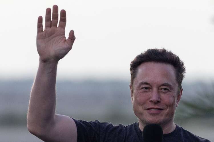 Image for Elon Musk: focused on getting self-driving Teslas in wide release by year-end