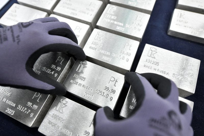 Image for Platinum set for biggest deficit in a decade in 2024, says Johnson Matthey