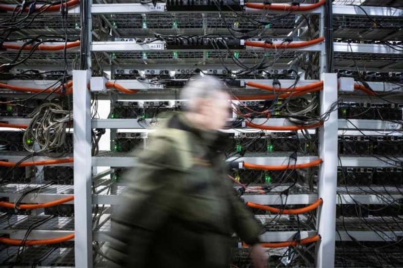 Image for U.S. small towns take on energy-guzzling bitcoin miners