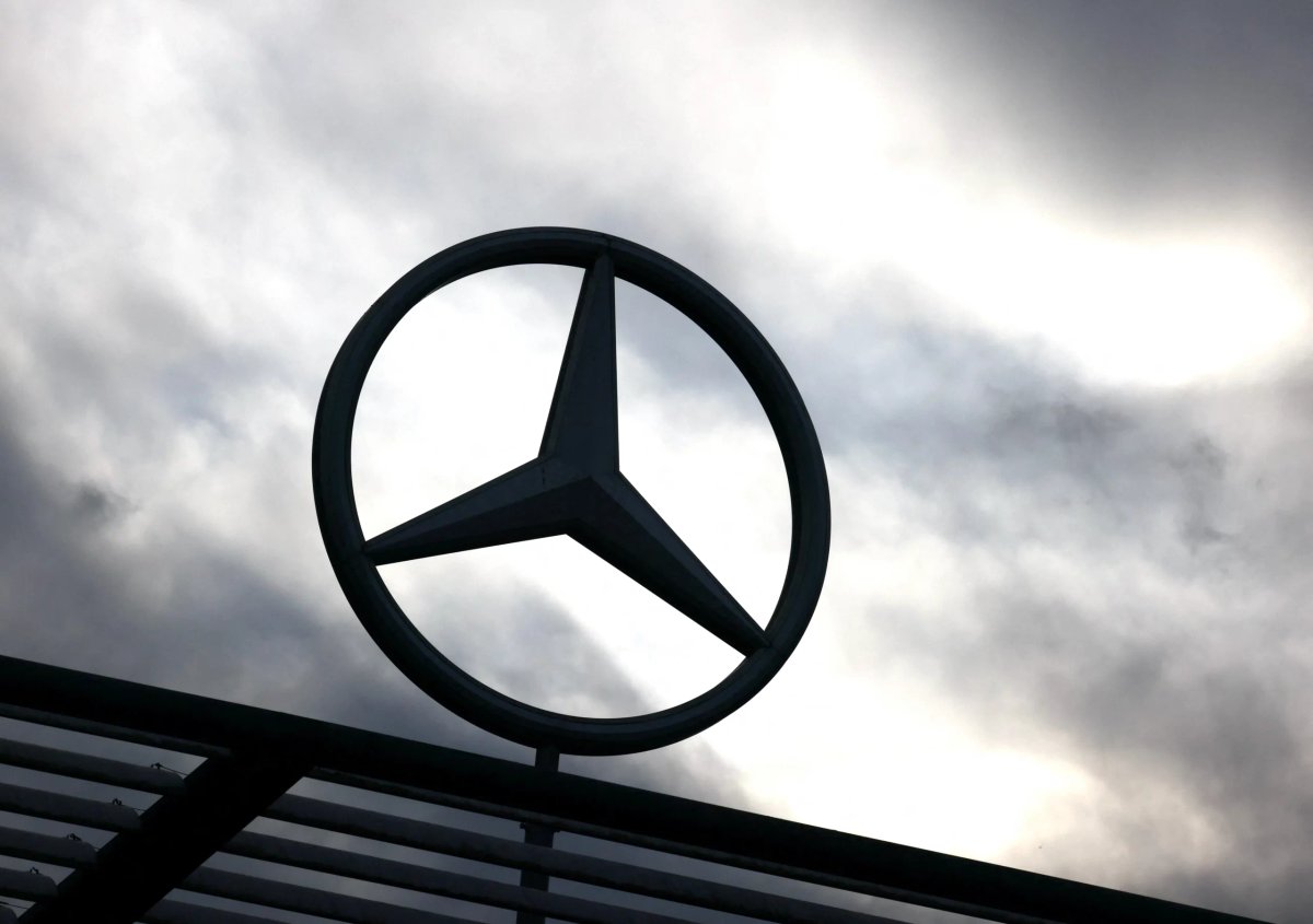 UAW members rally for unionization at Mercedes plant in Alabama - Global Banking & Finance Review