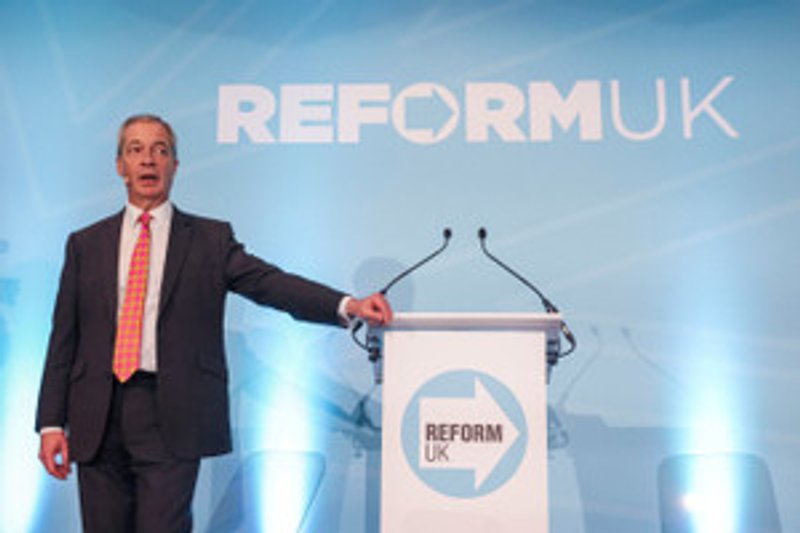 Image for UK poll shows right-wing Reform in close second behind Labour Party