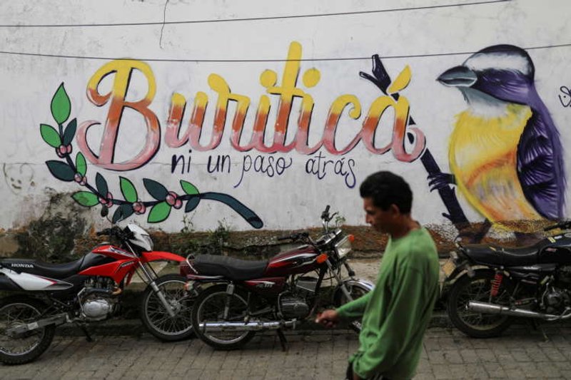 Image for Gold diggers: Illegal mining near Colombian town hits Zijin output