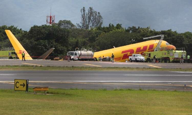 DHL cargo plane emergency landing in Costa Rica, splitting in two - Global Banking & Finance Review