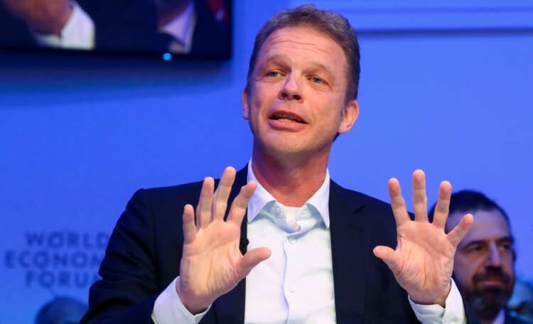 Image for Deutsche Bank CEO says not on hunt for M&amp;A
