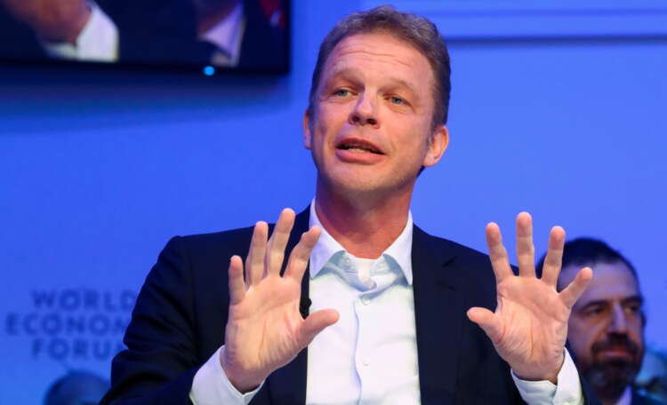 Image for Deutsche Bank CEO says not on hunt for M&A