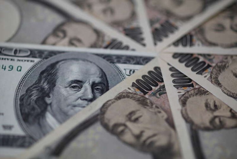 Image for Yen sinks, Aussie climbs as Evergrande contagion fears recede