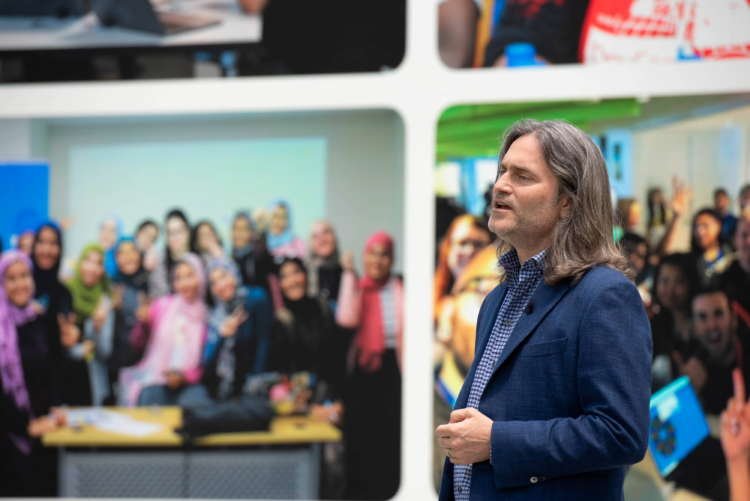 Slate of Google updates boost its smartwatch, work collaboration efforts