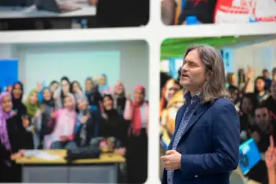 Image for Slate of Google updates boost its smartwatch, work collaboration efforts