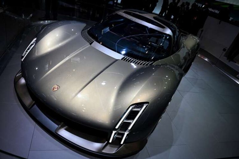 Image for Porsche warns luxury not immune to economic woes as shares hit 1-year low