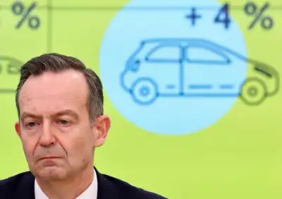 Image for German minister says ‘on right track’ to solving CO2-emitting car row