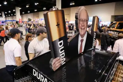 Image for Buffett’s Berkshire rebounds from pandemic’s depths, buys back more stock