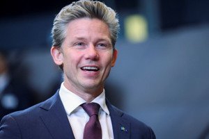 Image for Sweden to test new drone swarm technology, defence minister says