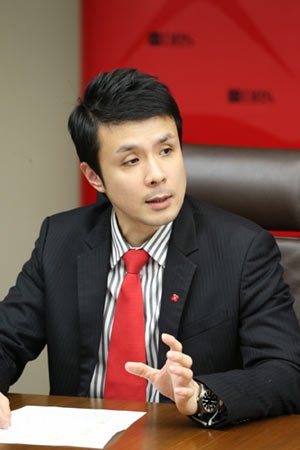 Economist Nathan Chow discusses the DBS RMB Index for winning enterprises - Global Banking & Finance Review