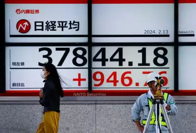 Image for Euro, French bonds and stocks struggle on election uncertainty