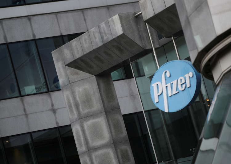 Image for Pfizer sees about $15 billion in 2021 sales from COVID-19 vaccine