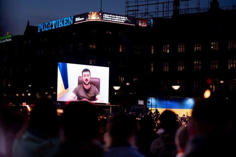 Ukrainian President Zelenskiy addresses citizens about Mariupol evacuation - Global Banking & Finance Review