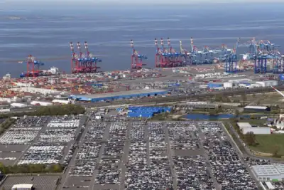 Image for German exports rise in February, lifted by China trade