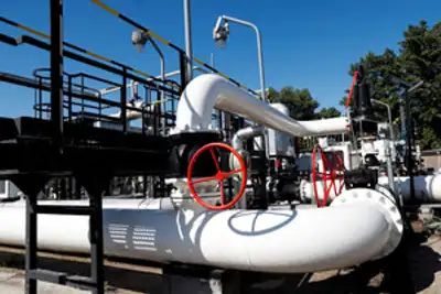 Image for Hungary plans talks with allies to combat higher oil prices after new US sanctions on Russia