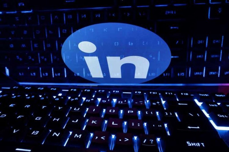 Image for LinkedIn hits 1 billion members, adds AI features for job seekers