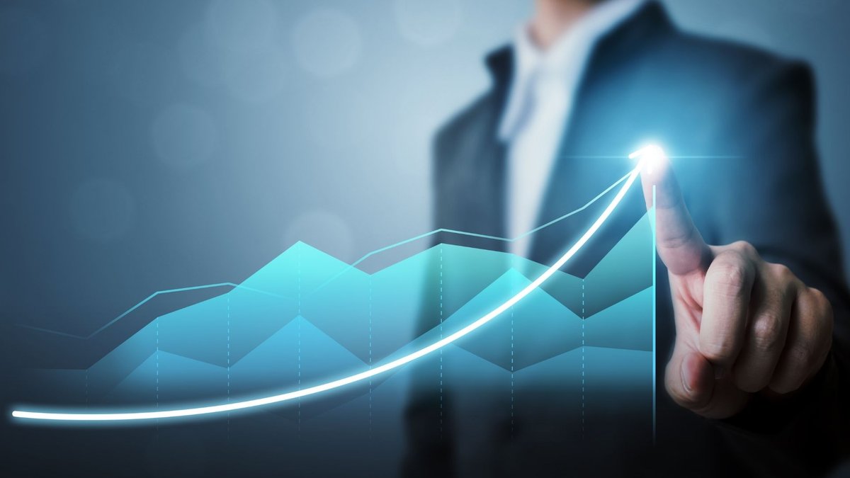 Clare George-Hilley, co-founder of Centropy PR, discusses fintech trends - Global Banking & Finance Review