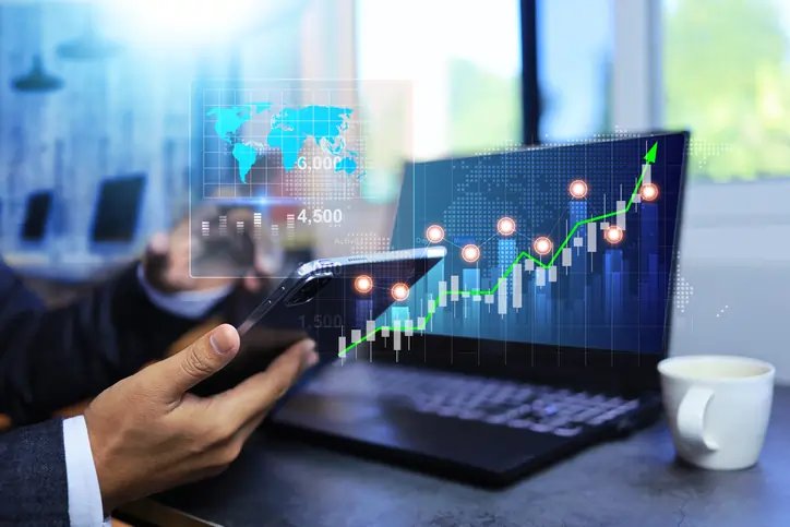 Dean Little, CEO of Proxymity, discussing digital investor communications - Global Banking & Finance Review