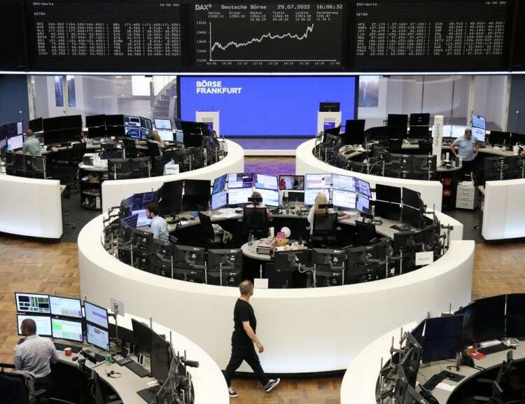 Image for European shares rise as banks, HSBC offset weak data