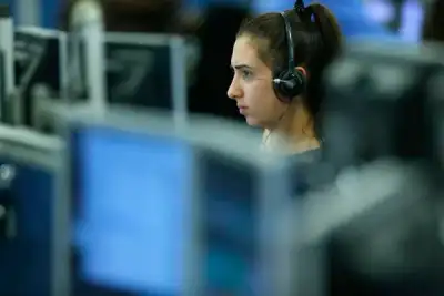 Image for Sterling drops as BoE hikes interest rates but diverges from Fed