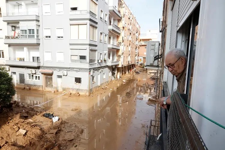 Flooded streets of Paiporta, Spain, during severe flash floods - Global Banking & Finance Review