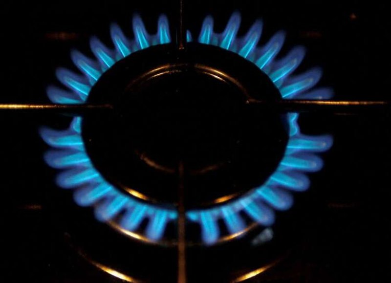 Image for EU to require countries to fill gas storage 90% before winter -draft