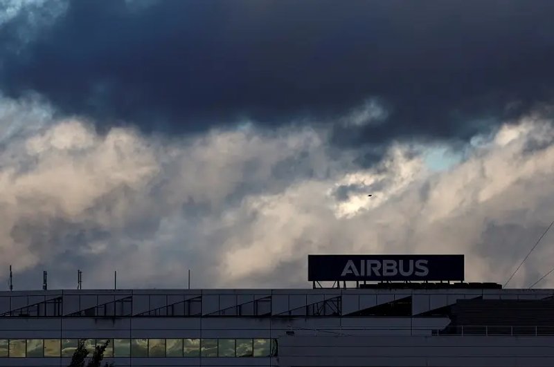 Image for Eutelsat announces contract with Airbus for 100 satellites