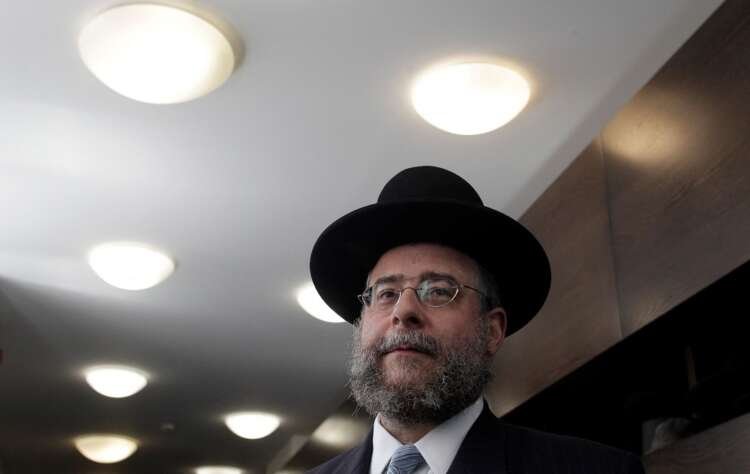 Moscow Chief Rabbi Pinchas Goldschmidt under pressure over Ukraine war - Global Banking & Finance Review