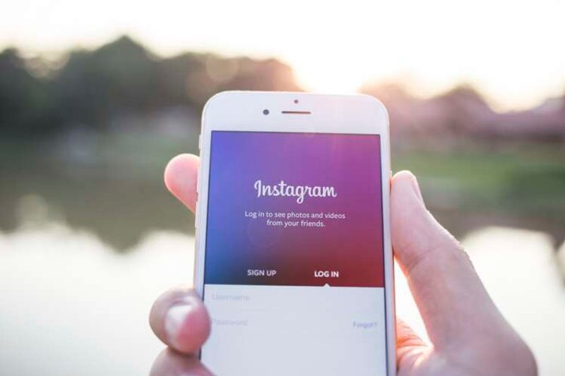 Image for Why financial services brands should care about social commerce