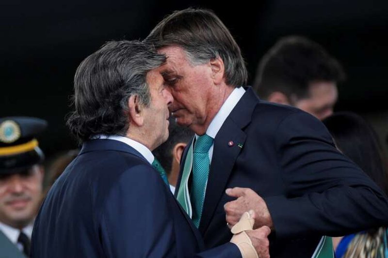 Image for Exclusive – Brazil courts step up meetings with military to ease election concerns – sources