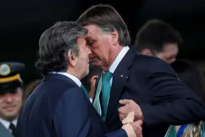 Image for Exclusive – Brazil courts step up meetings with military to ease election concerns – sources