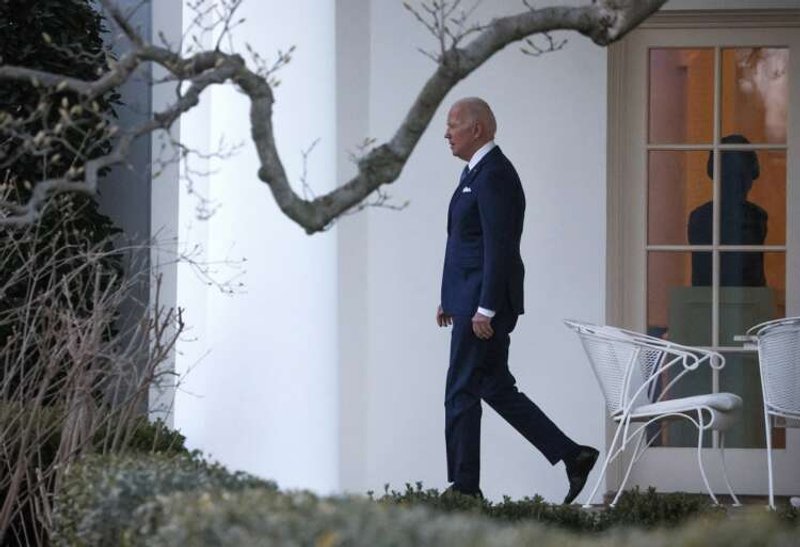 Image for Biden bans Russia oil imports to U.S., warns U.S. gasoline prices will rise further
