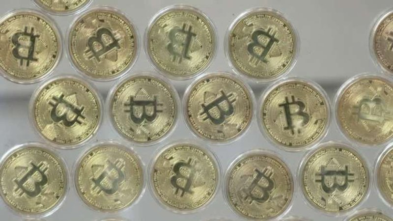 Image for Bitcoin price lower after Musk tweet