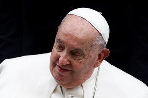Pope Francis addressing AI concerns at Davos Forum on truth crisis - Global Banking & Finance Review