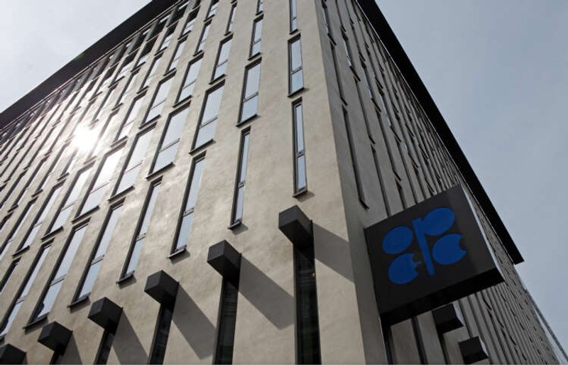 Image for Oil rises on prospect of OPEC supply cut, demand growth
