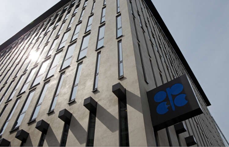 Image for Oil rises on prospect of OPEC supply cut, demand growth
