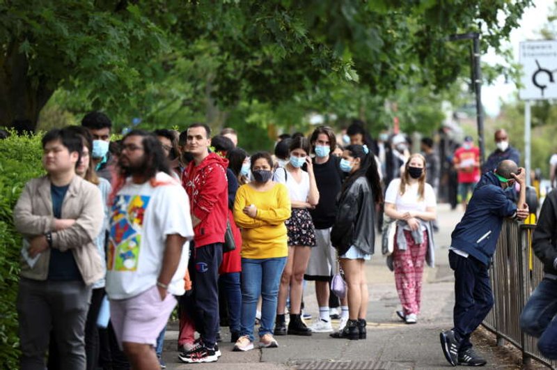 Image for UK records 9,055 new COVID-19 cases, highest since February