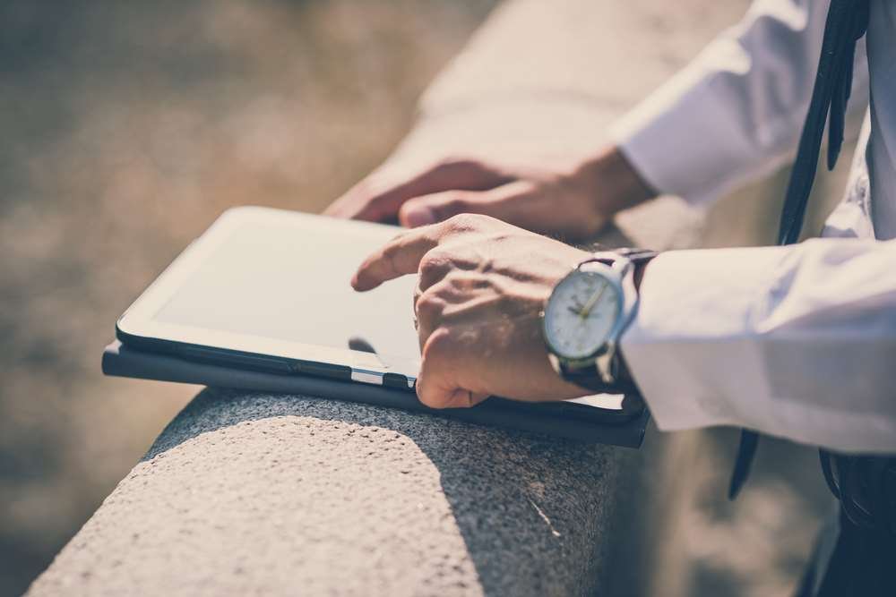 Explaining Bitcoin and Blockchain