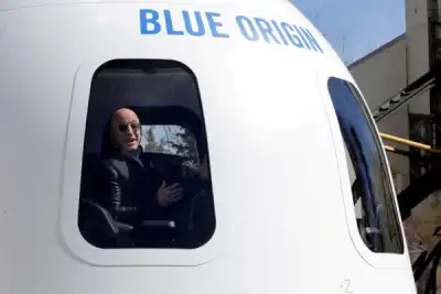 Image for Musk, Bezos collide after SpaceX wins moon landing contract