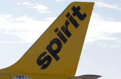 Image for JetBlue defends bid for Spirit as analysts question its merit
