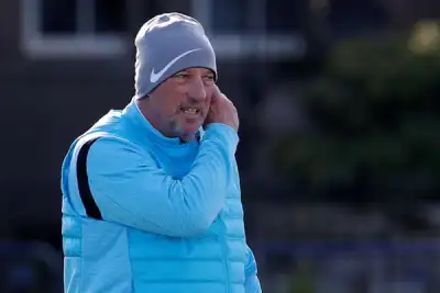 Image for UK sends cricket star Botham to bat for British exports