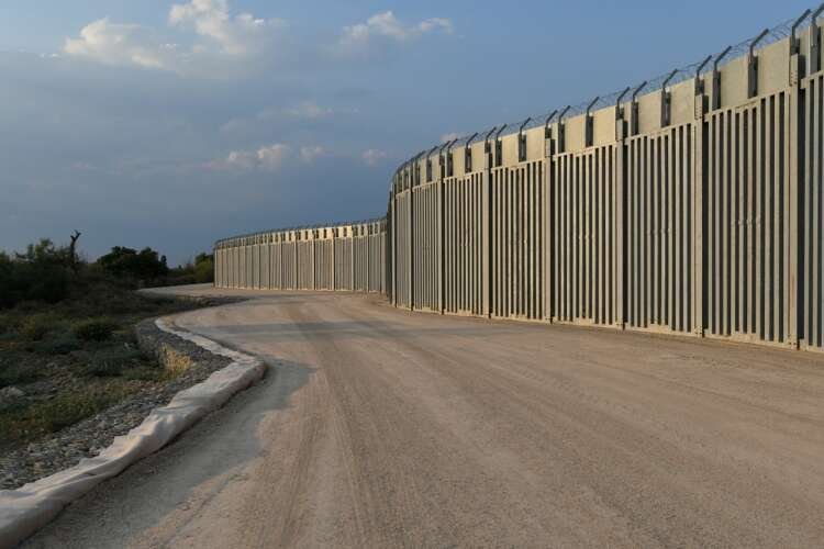 Image for Greece completes border wall extension, surveillance to deter migrants