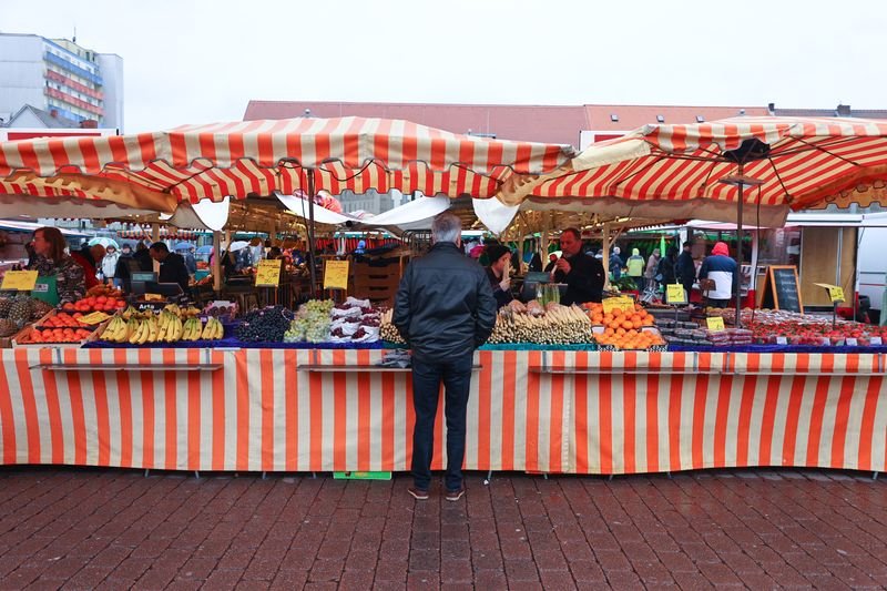 Image for New year, same gloom for German consumer sentiment, GfK survey shows