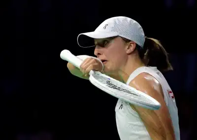 Image for Tennis-Swiatek accepts one-month suspension after failing doping test, says ITIA